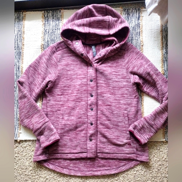 Mountain Hardwear Accessories - Mountain Hardwear Hoodie Sweater